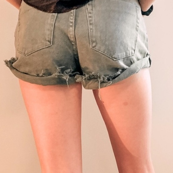 NWT Women’s Mustard Seed Distressed Destroyed High Rise Denim Shorts Sage‎ Small - Picture 2 of 6